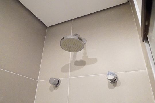 Banheiro de kitnet/studio à venda com 1 quarto, 23m² em Vila Mariana, São Paulo