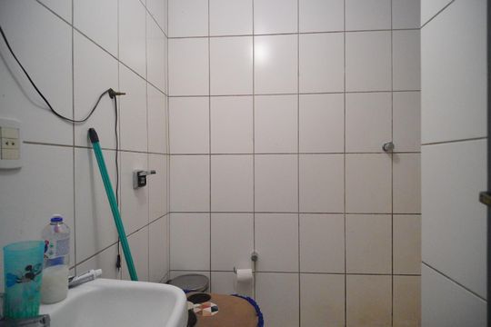 Banheiro de apartamento à venda com 1 quarto, 43m² em Centro, Novo Hamburgo
