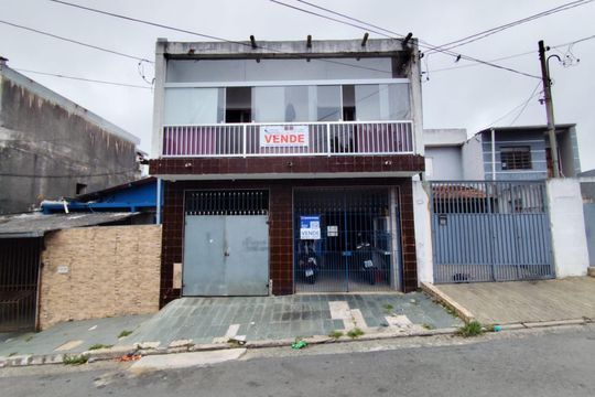Fachada de casa à venda com 2 quartos, 180m² em Jardim Guaruja, São Paulo