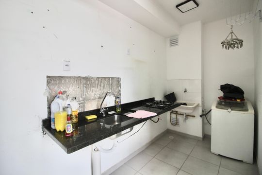 Cozinha de apartamento para alugar com 2 quartos, 35m² em Jardim Helena, São Paulo