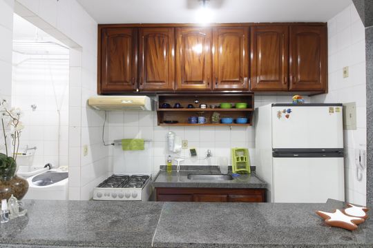 Cozinha de apartamento para alugar com 2 quartos, 62m² em Passagem, Cabo Frio