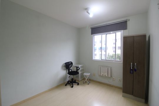 Quarto 1 de apartamento para alugar com 2 quartos, 60m² em Jacarepaguá, Rio de Janeiro