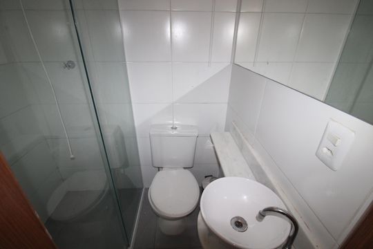 Banheiro de casa para alugar com 1 quarto, 30m² em Chora Menino, São Paulo