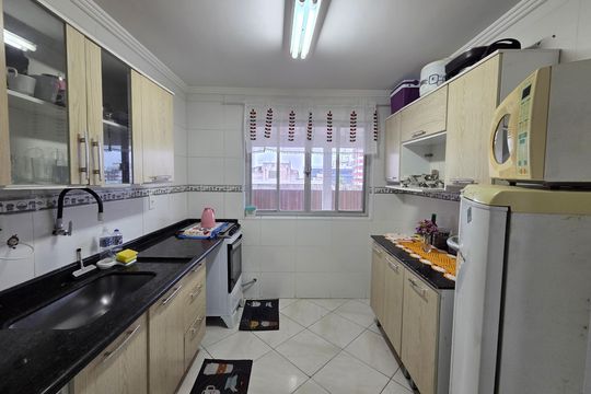 Cozinha de apartamento para alugar com 3 quartos, 122m² em Cidade Ocian, Praia Grande
