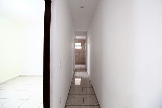 Corredor de casa para alugar com 2 quartos, 60m² em Lajeado, Ferraz de Vasconcelos
