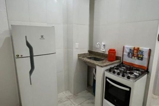 Cozinha de apartamento para alugar com 2 quartos, 50m² em Vila Caiçara, Praia Grande