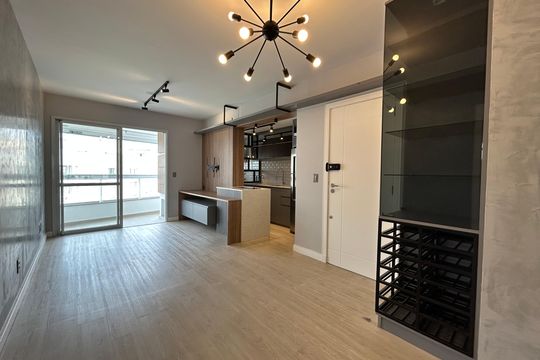 Sala de apartamento para alugar com 2 quartos, 74m² em Centro, Florianópolis