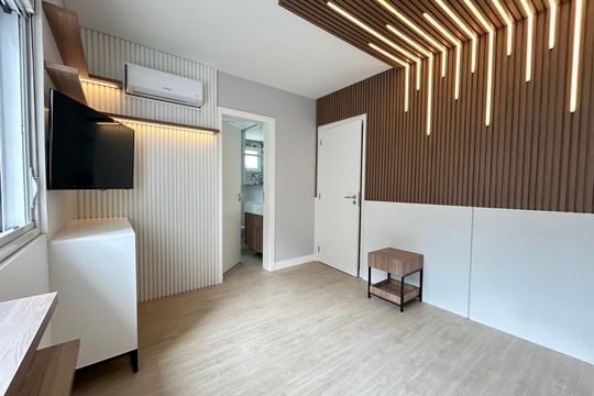 Suíte de apartamento para alugar com 2 quartos, 74m² em Centro, Florianópolis