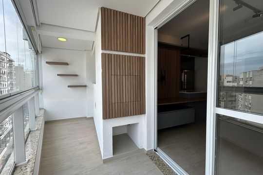 Varanda de apartamento para alugar com 2 quartos, 74m² em Centro, Florianópolis