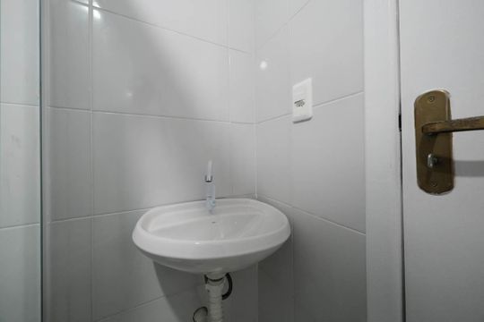 Banheiro de apartamento à venda com 2 quartos, 52m² em Vila Dalila, São Paulo