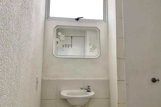 Banheiro  de apartamento para alugar com 2 quartos, 44m² em Conquista Veredas, Contagem