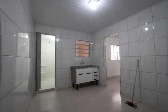 Cozinha de casa para alugar com 1 quarto, 80m² em Vila Fatima, São Paulo