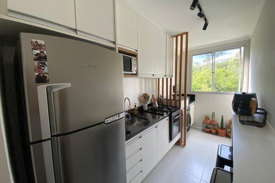 Cozinha de apartamento à venda com 2 quartos, 44m² em Parque Ipe, São Paulo