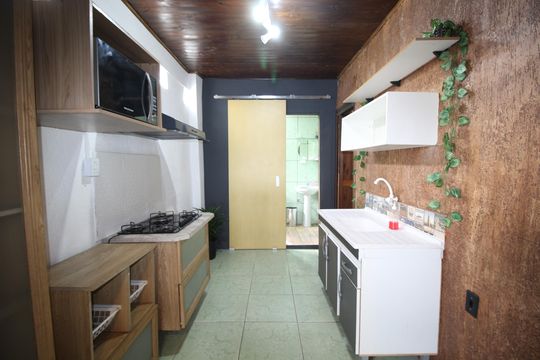 Cozinha de apartamento para alugar com 1 quarto, 44m² em Costa E Silva, Porto Alegre