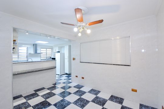 Copa de casa para alugar com 4 quartos, 240m² em Jardim Aida, Guarulhos