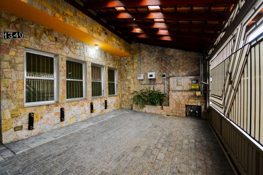 Garagem de casa para alugar com 4 quartos, 240m² em Jardim Aida, Guarulhos