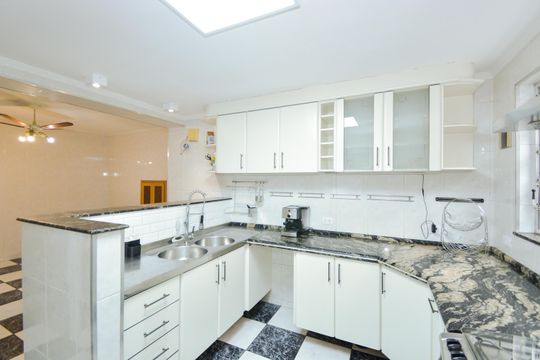 Cozinha de casa para alugar com 4 quartos, 240m² em Jardim Aida, Guarulhos