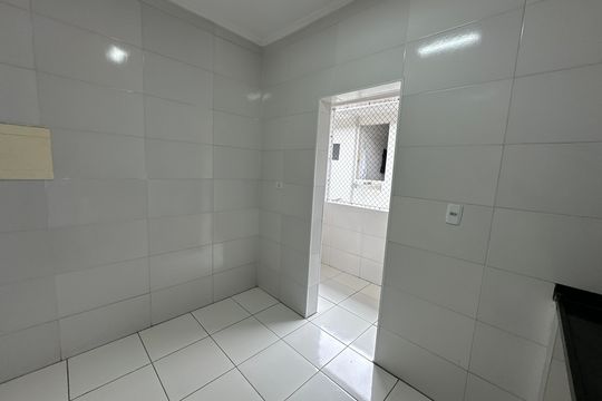Cozinha de apartamento para alugar com 2 quartos, 69m² em Centro, São Vicente