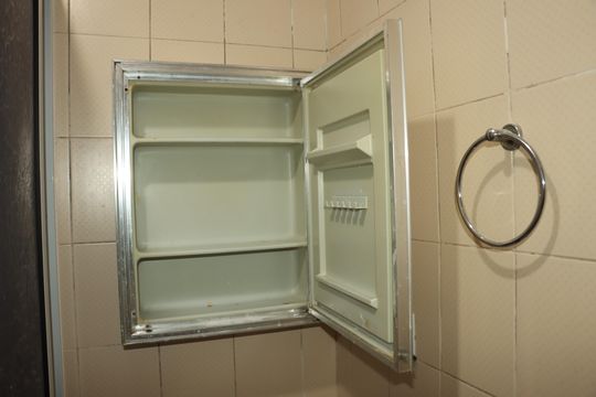Banheiro social de apartamento para alugar com 2 quartos, 56m² em Conjunto Habitacional Padre Manoel de Paiva, São Paulo