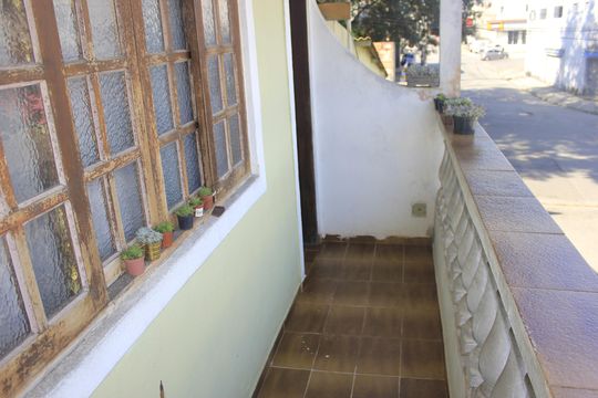 Varanda (casa 1) de casa à venda com 9 quartos, 352m² em Cidade Parque Alvorada, Guarulhos