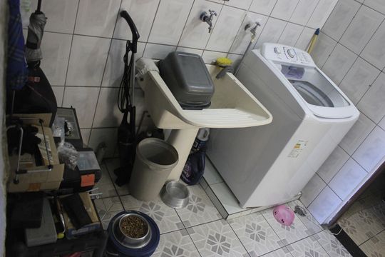 Lavanderia (casa 3) de casa à venda com 9 quartos, 352m² em Cidade Parque Alvorada, Guarulhos