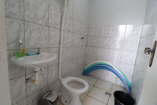 Banheiro da varanda de casa para alugar com 3 quartos, 148m² em Vigilato Pereira, Uberlândia