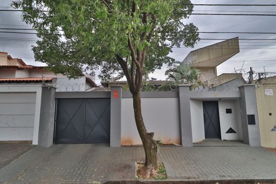 Fachada de casa para alugar com 3 quartos, 148m² em Vigilato Pereira, Uberlândia