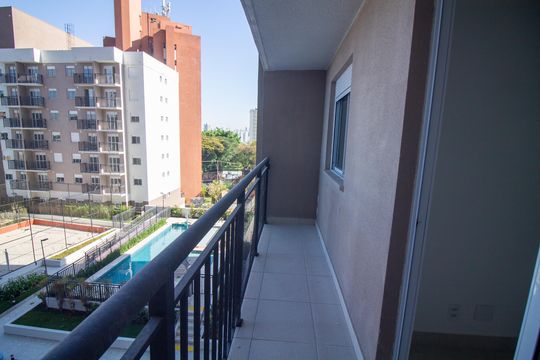 Varanda de kitnet/studio para alugar com 2 quartos, 38m² em Alto da Boa Vista, São Paulo