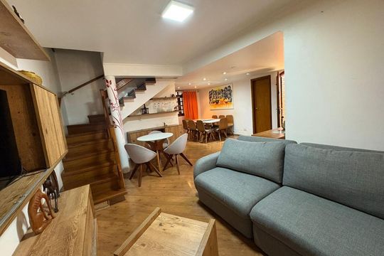Casa à venda com 4 quartos, 250m² em Vila Erna, São Paulo