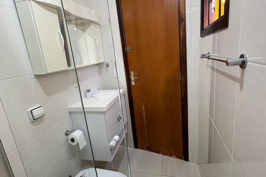 Banheiro de casa à venda com 4 quartos, 250m² em Vila Erna, São Paulo