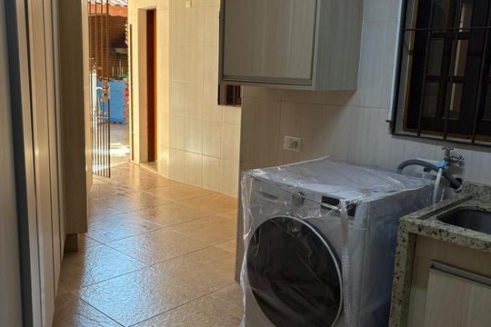 Área de serviço de casa à venda com 4 quartos, 250m² em Vila Erna, São Paulo
