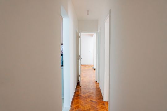Corredor de apartamento para alugar com 2 quartos, 120m² em Tijuca, Rio de Janeiro