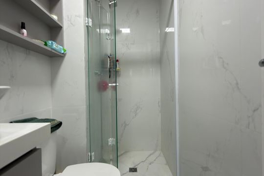 Banheiro Social de apartamento à venda com 2 quartos, 50m² em Rudge Ramos, São Bernardo do Campo