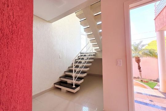 Escada de casa à venda com 3 quartos, 349m² em Parque Nova Suica, Valinhos