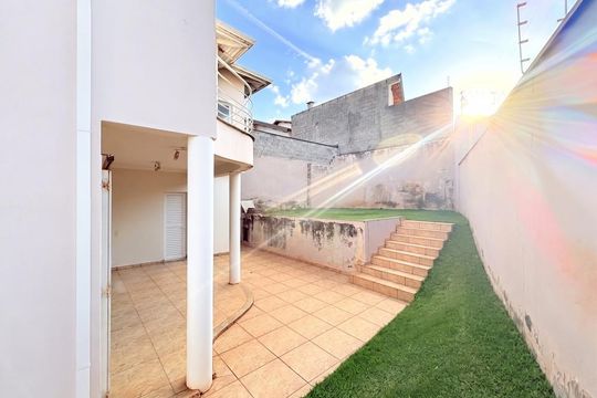Área Externa de casa à venda com 3 quartos, 349m² em Parque Nova Suica, Valinhos