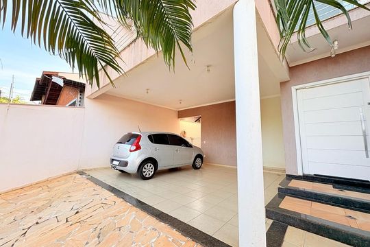 Garagem de casa à venda com 3 quartos, 349m² em Parque Nova Suica, Valinhos