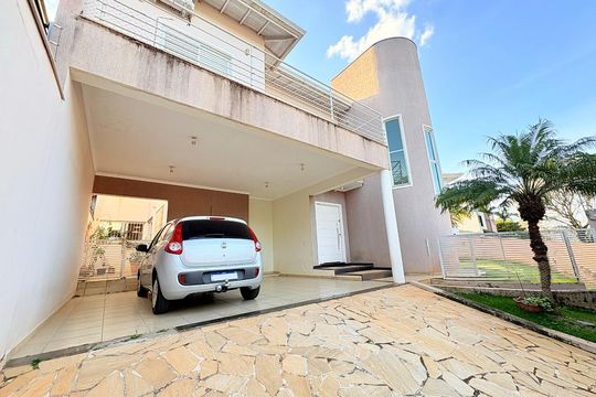Garagem de casa à venda com 3 quartos, 349m² em Parque Nova Suica, Valinhos