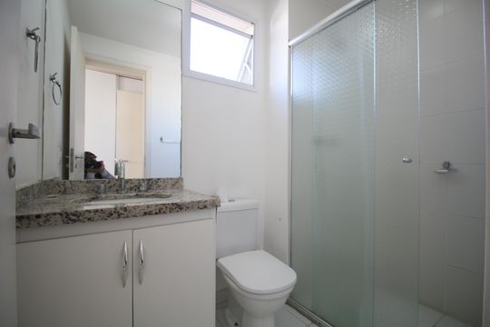 Banheiro da Suíte 1 de apartamento para alugar com 2 quartos, 67m² em Vila Andrade, São Paulo