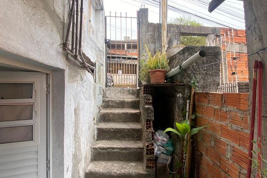 Área externa de casa para alugar com 1 quarto, 40m² em Baronesa, Osasco