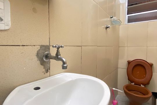 Banheiro de casa para alugar com 1 quarto, 40m² em Baronesa, Osasco