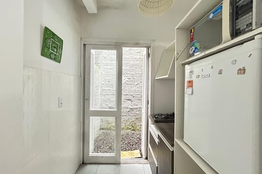Cozinha de kitnet/studio para alugar com 1 quarto, 30m² em Morro das Pedras, Florianópolis