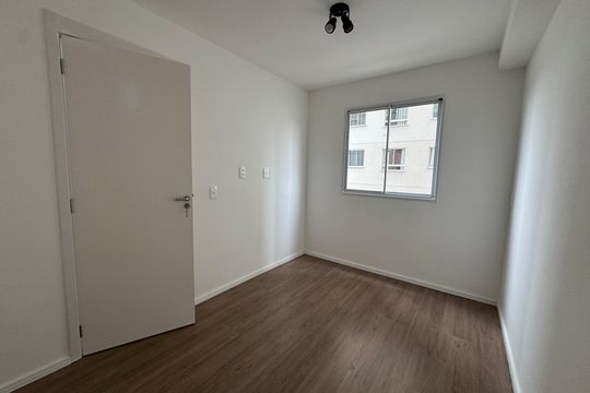 Quarto 2 de apartamento para alugar com 2 quartos, 35m² em Chacara Santa Lucia, Carapicuíba