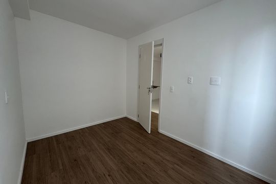Quarto 2 de apartamento para alugar com 2 quartos, 35m² em Chacara Santa Lucia, Carapicuíba