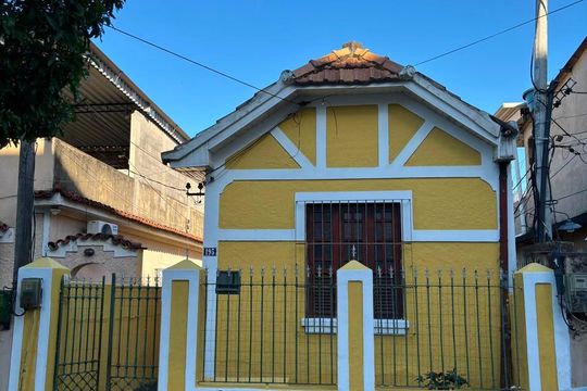 Fachada de casa para alugar com 2 quartos, 70m² em Encantado, Rio de Janeiro