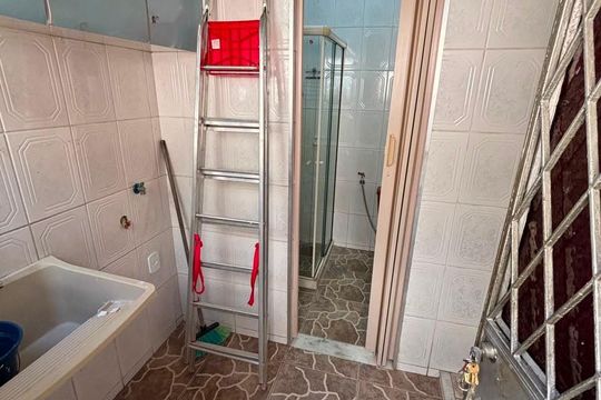 Área de serviço de casa para alugar com 2 quartos, 70m² em Encantado, Rio de Janeiro