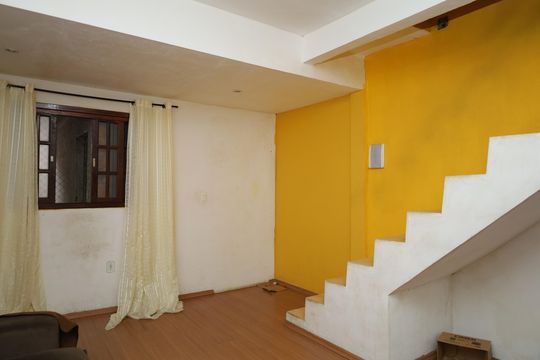 Sala de casa para alugar com 4 quartos, 200m² em Conjunto Habitacional Castro Alves, São Paulo