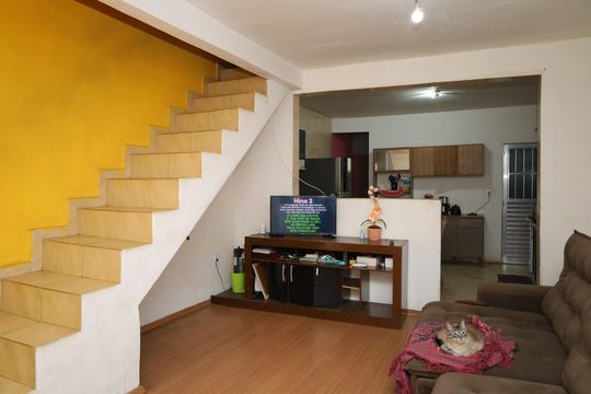 Casa para alugar com 4 quartos, 200m² em Conjunto Habitacional Castro Alves, São Paulo