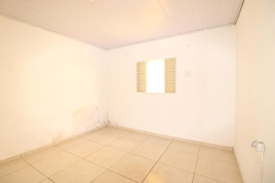 Quarto 2 de casa para alugar com 2 quartos, 110m² em Vila Giordano, São Paulo