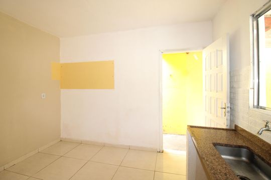 Cozinha de casa para alugar com 2 quartos, 110m² em Vila Giordano, São Paulo
