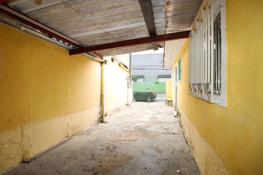 Garagem de casa para alugar com 2 quartos, 110m² em Vila Giordano, São Paulo
